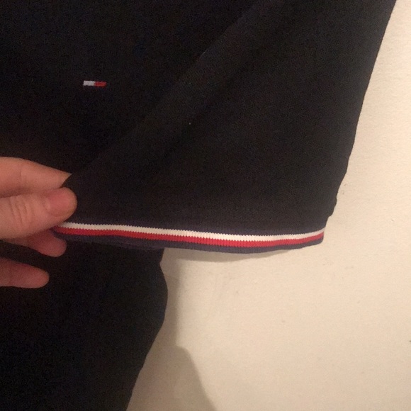 Handsome Black Tommy Hillfiger Polo w/3 tone stripe trim SZ M 🔥🔥🔥 - Picture 5 of 8